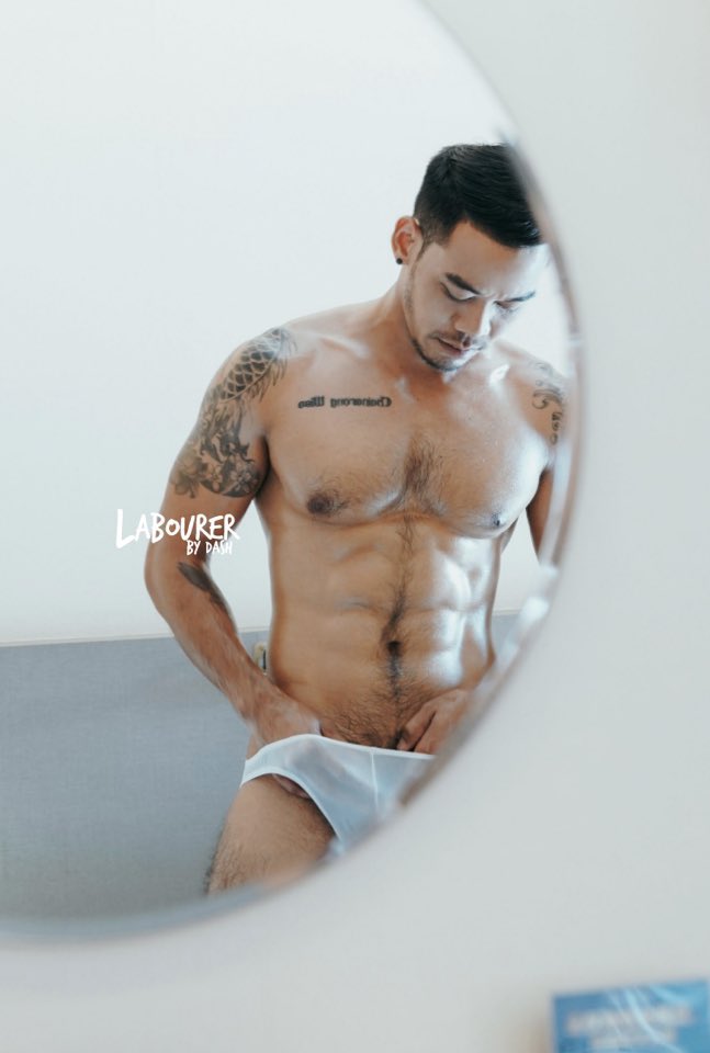 MagazineDash's tweet image. โหยหุ่น 😍
Labourer04 by #dash #Blue

อยากดูแบบจัดเต็ม Click
Line : lin.ee/8XozYdM

#Dashmagazine #menstyle  #gayboy #gayfit #hotguys 
#Bigdick #hotboys #gayman #gaybabgko #asiangay #ebookguy #Modelhot