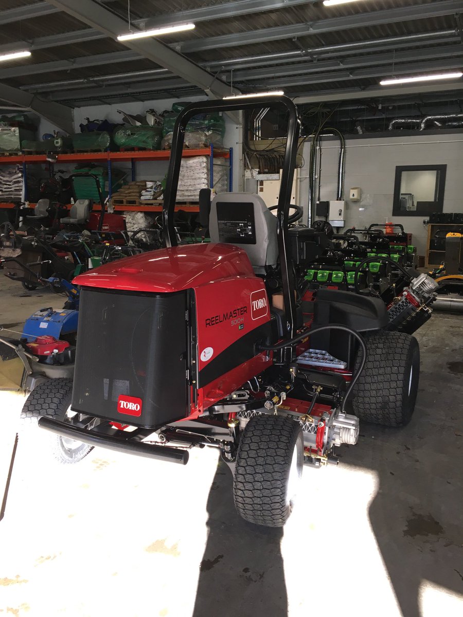 Richard67500251's tweet photo. Last of SIX new Toro RM5010Hs delivered today to a London ⚽️club 😊#truehybrid⚡️#quality ⁦@ReesinkTurfcare⁩ ⁦@ReesinkTurfEast⁩ https://t.co/8ICFGODtXj
