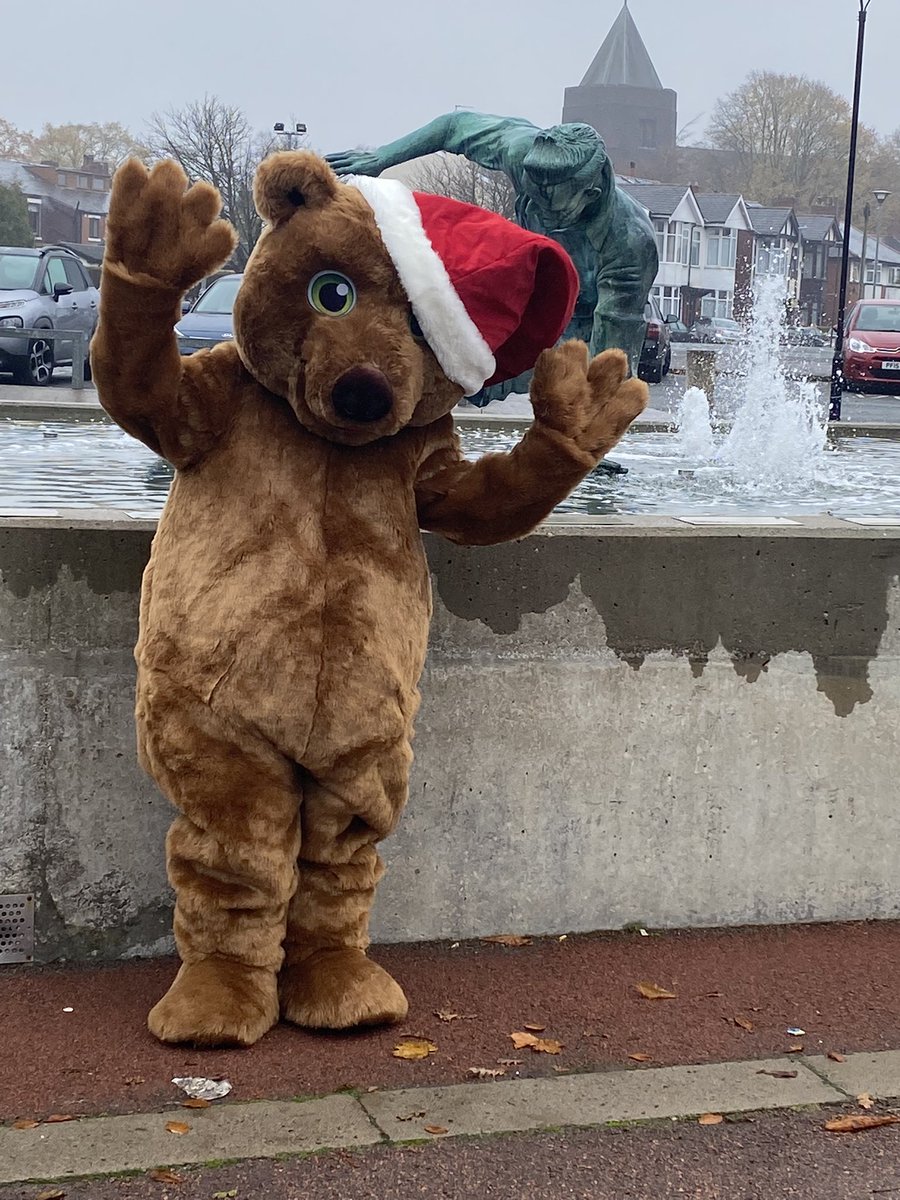 HeadwayCL's tweet photo. Headway Central Lancashire’s new Brainy Bear has arrived today and has been trying on his Santa Hat ready for his festive engagements. Brainy is so looking forward to meeting all his fans and giving out some treats! 💙
He is available for schools and hospital appearances! 🐻 https://t.co/CkhltIPRKx
