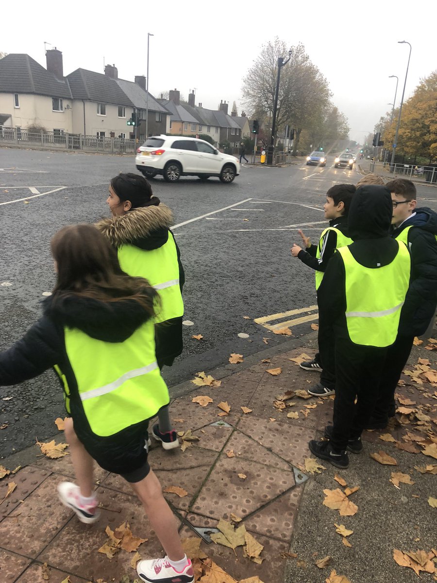 stgac12's tweet photo. A great afternoon keeping safe around our local community whilst crossing the roads! Lots of useful information and advice gained to keep us safe when walking to and from school https://t.co/gqr9T7txme
