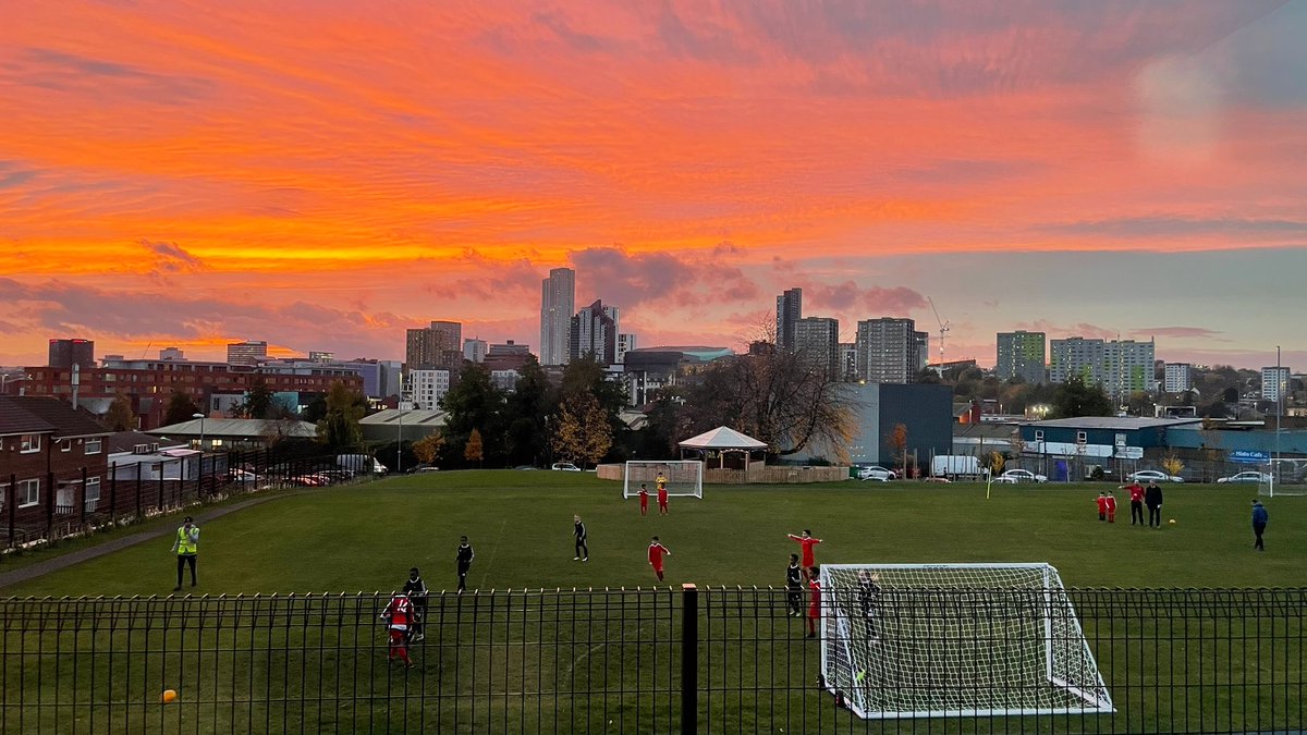 shakespeareLS9's tweet photo. A beautiful night for a NINE goal thriller from the heart of Leeds. Year 4 kicked off their season with a super cup game against ⁦@RHA_Leeds⁩ It was a 5-4 loss for us. Both teams of players were an absolute credit to their schools and families. https://t.co/g8h1K2LdSL