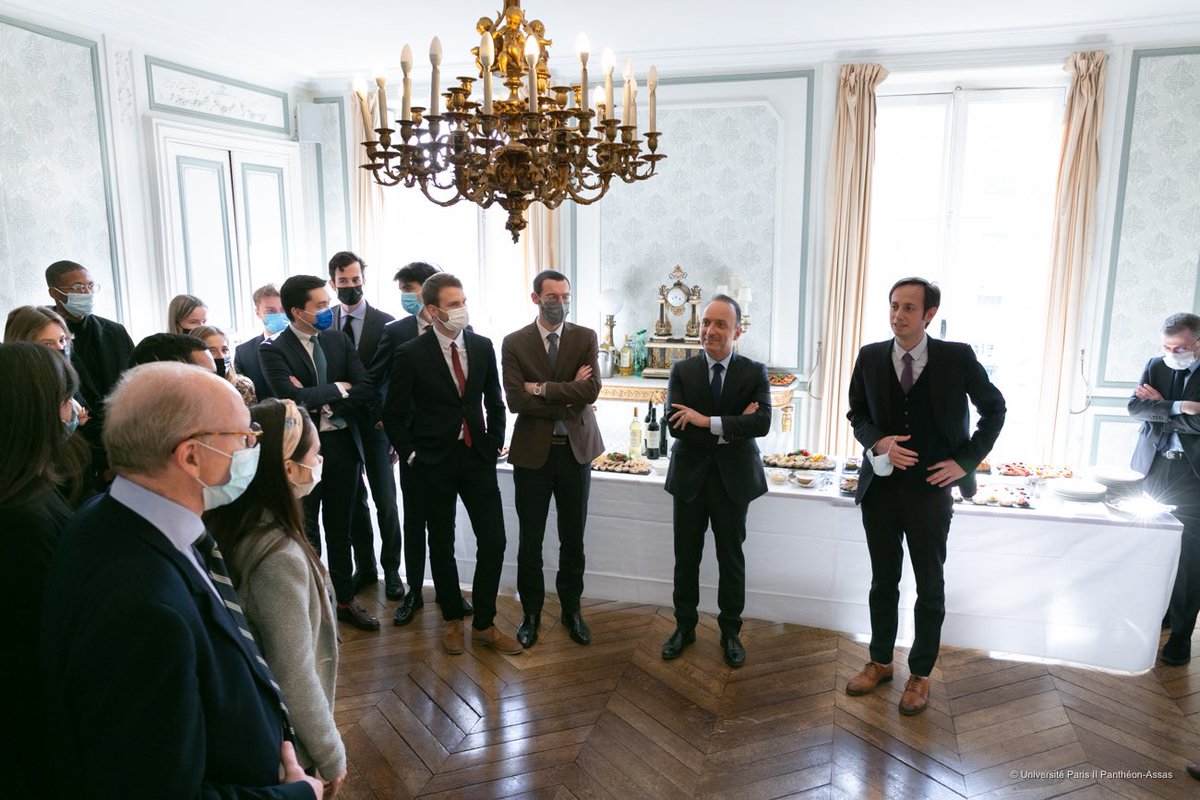 sbraconnier's tweet photo. Remise des diplômes à la promotion 2021 du Master DPE @Assas_DPE, en présence du parrain de la promo 2022 Pr. P. Delvolvé, fondateur du Master, il y a 25 ans. Honoré de sa présence. Doctrine visionnaire. @AssasParis2 https://t.co/et4RdOyFXH
