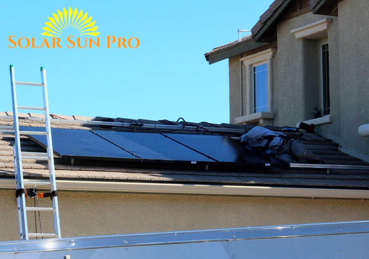 solarsun_pro's tweet photo. Work Perks: One of the Few Industries Where You Sometimes Get To Lay Down On The Job. 🤣

#solarsunpro #solarpower #solar #solarinstall #solarenergy #solarpanels #hardwork #energiasolar #nevada #lasvegas #renewable #sustainable #energy #onthejob https://t.co/osfcUbU6oi