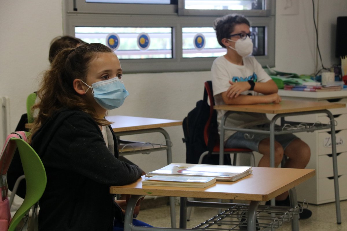 Els estudiants de primària passaran de curs de forma automàtica i només a segon, quart i sisè els mestres avaluaran de forma col·legiada si han de repetir, una mesura que serà molt excepcional bit.ly/3Ht28Kt