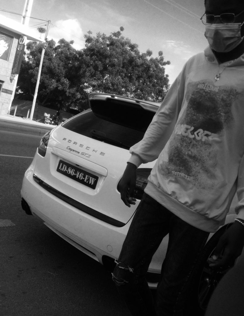 pablodatrillers's tweet photo. Vivendo a minha vida, do meu jeito...

#Pablodatrillers 
#trillersofficialpro
#Lifellers 
#theuniversellers
#Porsche https://t.co/zdOOxHHQc0