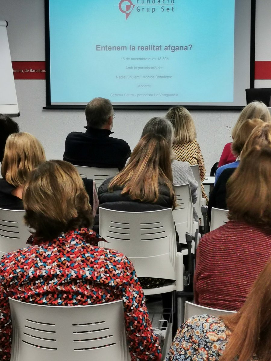 MontseFarrMir1's tweet photo. Organizado por #Grup7 #FundacióGrup7donesempresàries.
Molt, però molt, interessant. Una altra visió. Otra visión. https://t.co/IUgsUbEF0o