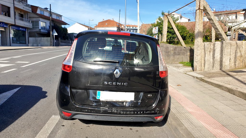 Pc_Cambados's tweet photo. El Servicio de Emergencias del @C_Cambados acudiendo a un accidente de tráfico en la PO-550 a su paso por Cóiron, Meaño. Colabora con nosotros la Policía Local de Meaño. https://t.co/r6lHor2nrL