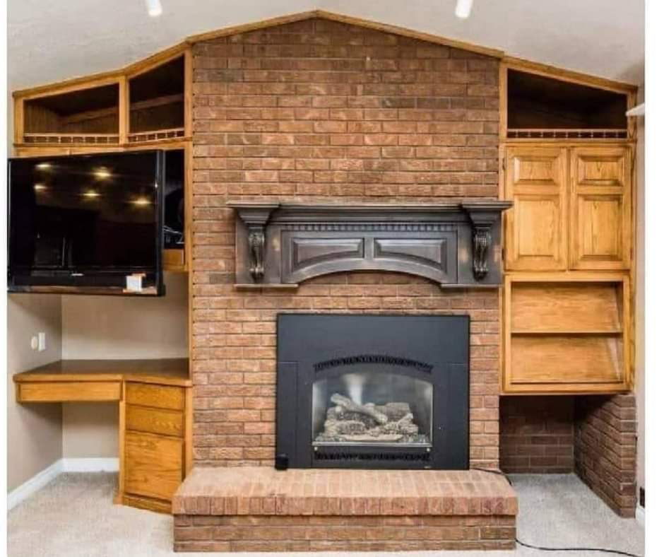 MickeyMignot's tweet photo. I'm no contractor, but I think I could have done a better job 🤔😬
If it looks bad, but it works, is it really that bad? 🤔
#FireplaceFail #ContractorFail https://t.co/WaAz6Wr4CK