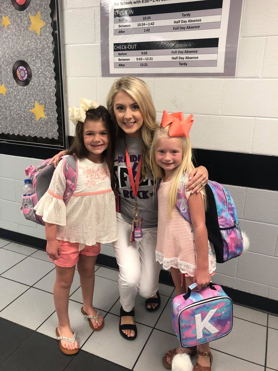 SchoolsFloyd's tweet photo. Brandi Slone, @DACE_est2017 teacher is Ambassador for Education @GoTeachKY &amp; says "Teaching has given me an artistry, a craft. It brings me joy to develop that artistry...I've never had a sense of pride or passion from any job like I have with teaching.”
https://t.co/95yWPP37Fa https://t.co/22cpaA472u