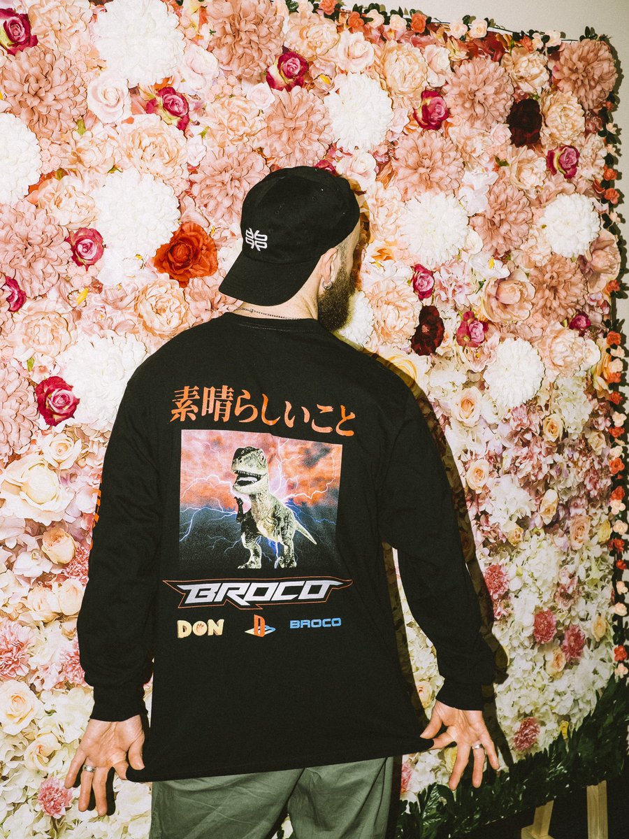 DONBROCO's tweet photo. ⚡️🦖 All leftover UK tour merch items including the Tekken longsleeve are live now over at https://t.co/2cZ30DpJlp 🦖🎮 https://t.co/vT1i0QOOE4