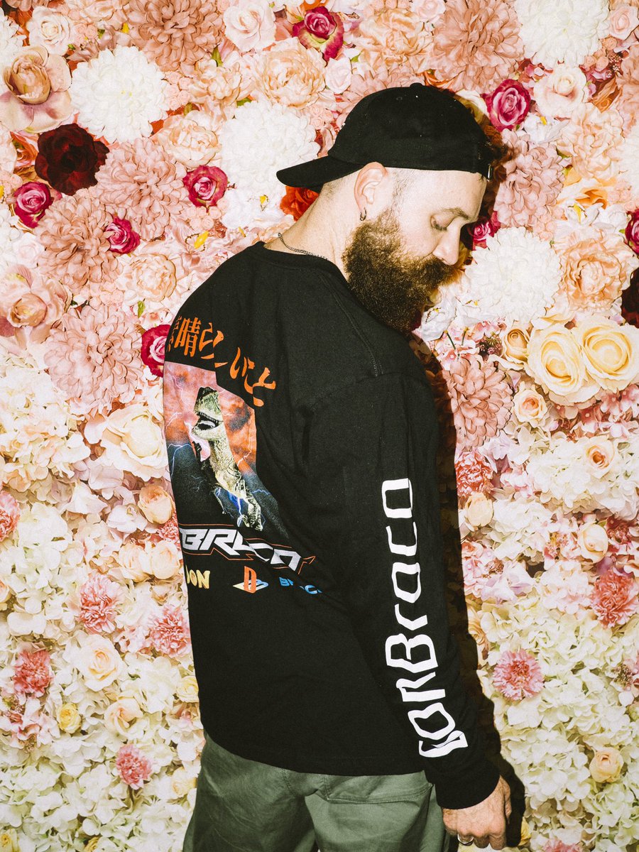 DONBROCO's tweet photo. ⚡️🦖 All leftover UK tour merch items including the Tekken longsleeve are live now over at https://t.co/2cZ30DpJlp 🦖🎮 https://t.co/vT1i0QOOE4