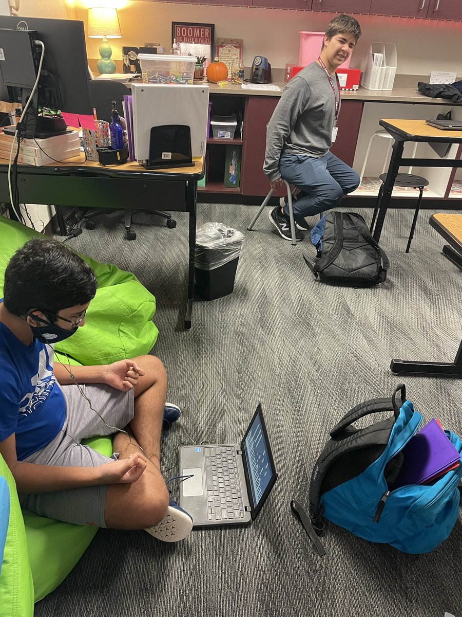 lowe_can_do's tweet photo. Students used station rotation to experiment with different self-control strategies, then completed a reflection. Info from reflection was then used to create individualized emotional regulation visuals. #patriotstrong #socialskills @FISD_PearsonMS @frisco_sped https://t.co/HdZLYGnylA
