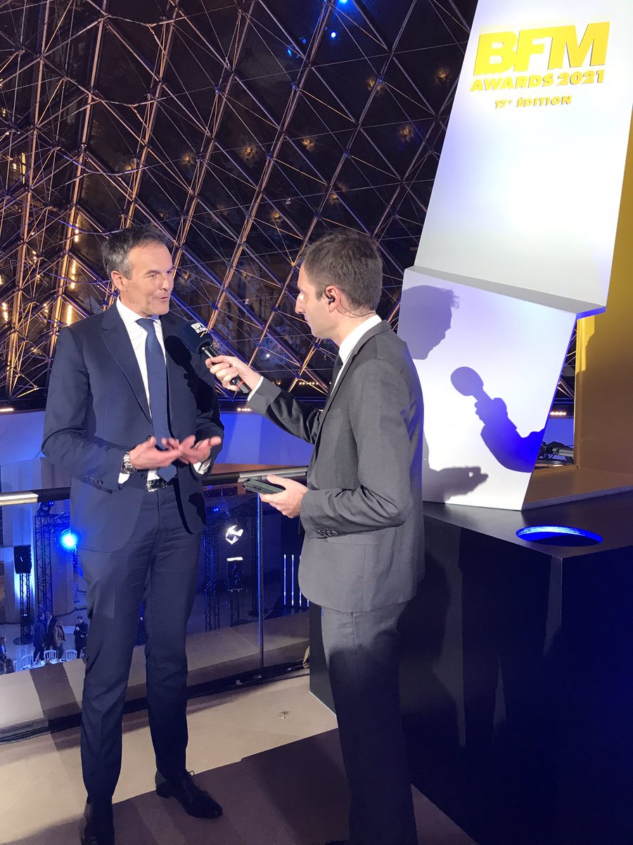 LeCercleWealth's tweet photo. ~ @NicolasOtton introduit les #BFMAwards2021 en évoquant les grandes tendances chez les entrepreneurs en matière d’investissement : épargne responsable, titres vifs et private equity https://t.co/sEAi6PfRYN