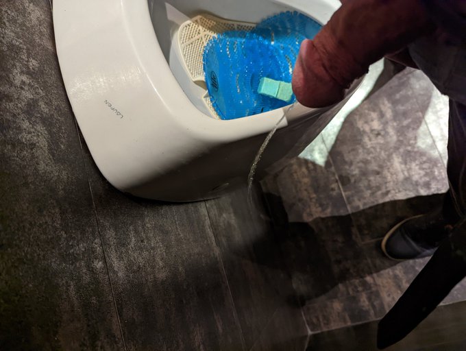"Ooops." #pee #piss #pissmarking #urinal https://t.co/34UrCfLQYQ<a href="/tag/pee"class="tags">#pee</a><a href="/tag/piss"class="tags">#piss</a><a href="/tag/pissmarking"class="tags">#pissmarking</a><a href="/tag/urinal"class="tags">#urinal</a>
