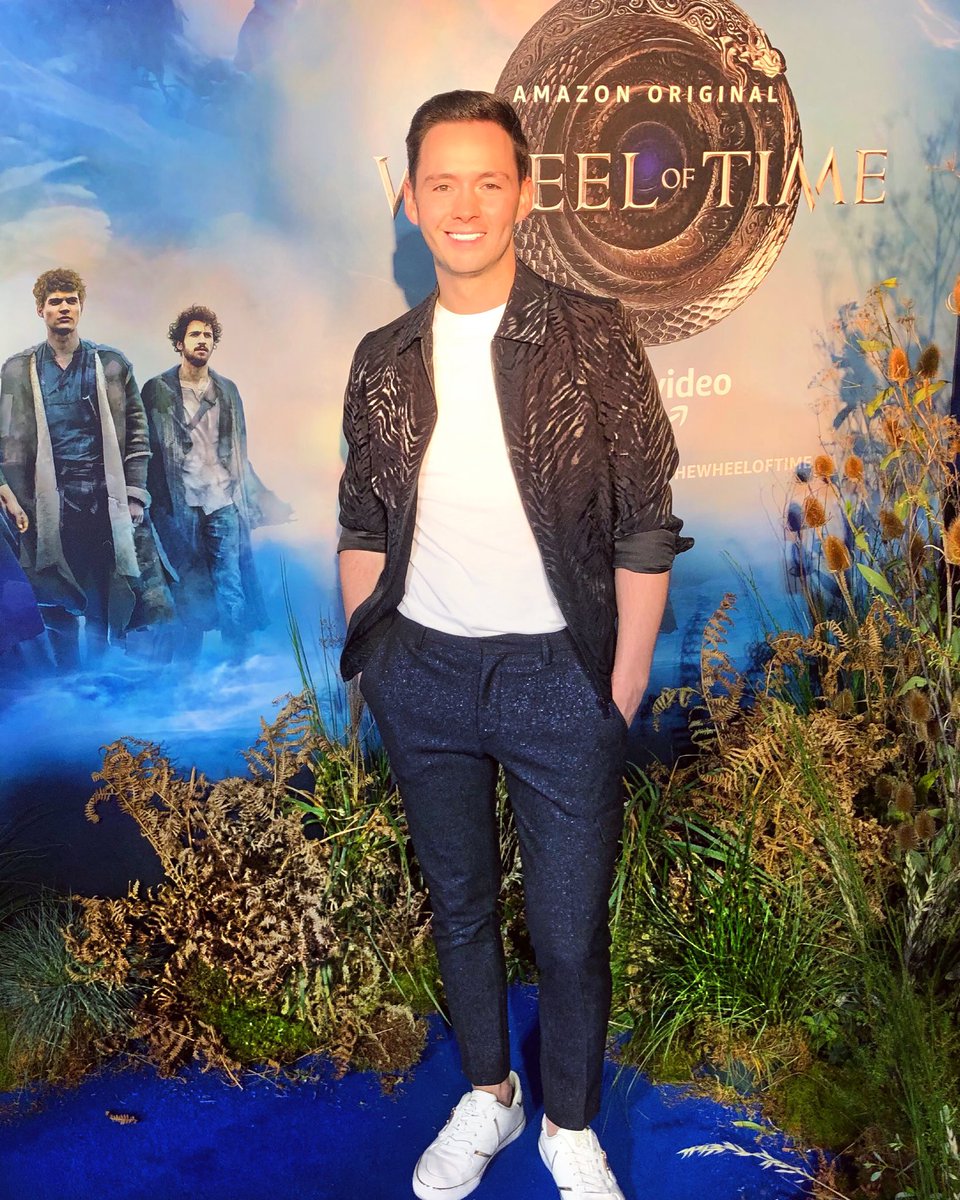 HeyLorcan's tweet photo. Feeling blue at the premiere of @primevideouk’s @TheWheelOfTime last night 🐉 🧙‍♀️ 

As expected, Rosamund Pike is spellbinding. Lands this coming Friday - make sure you check it out🍿

#TheWheelOfTime https://t.co/egZoFENs87