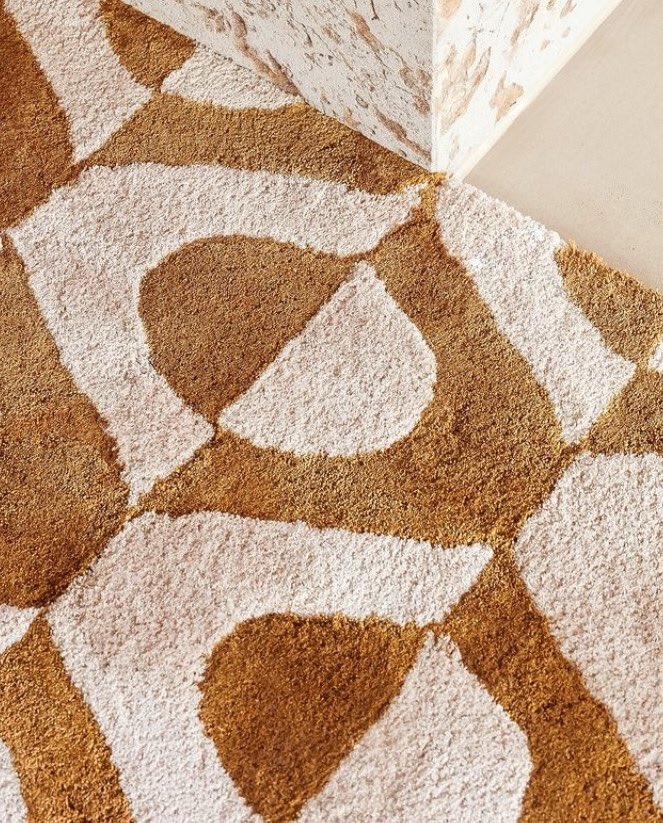 JOV #detailsofquality
AJACCIO RUG design by Evolution21
⁠
Sixties design inspired by Verner Panton.⁠
A playful combination of two materials. ⁠
Beautiful in contrasting colors, but very classy in matching colors.⁠
#interdesignuk #jov