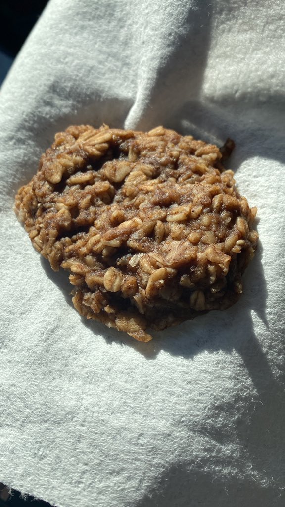 Grateful for husbands that cook delicious cookies for us! @CarrieTomlin6 <a href="/katebtayloe/">Kate B. Tayloe</a> <a href="/GLOWacademy1/">GLOW Academy</a> #GLOWGratitudeChallenge #brightertogether #glowacademy