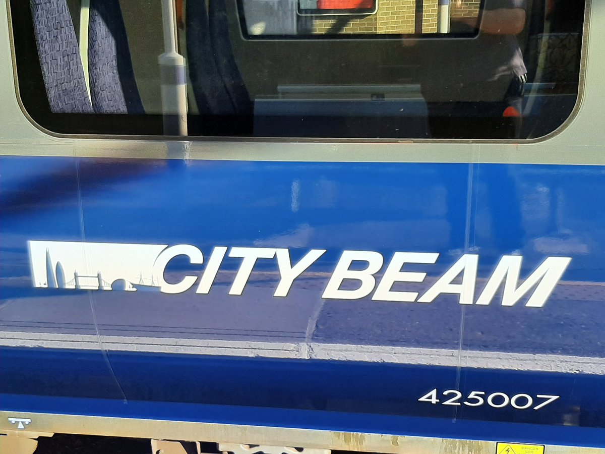 Jezzatrainman's tweet image. Very shiny blue toys to learn to play with today.  I got to go to Sevenoaks for the first time, and do an emergency brake application from 90mph.  Impressive units with even more impressive brakes! #class707