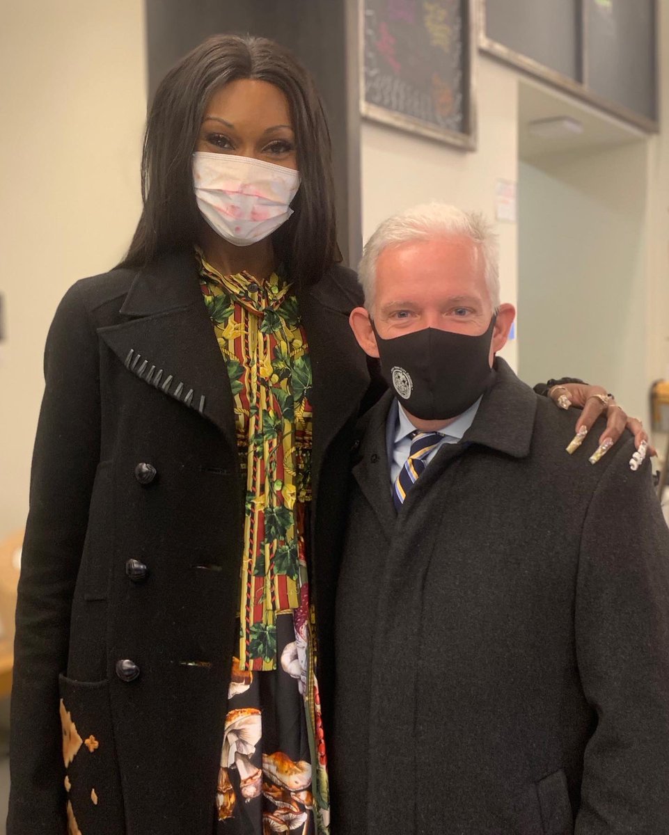 JimmyVanBramer's tweet photo. This morning I joined icon @tyraaross, @govkathyhochul &amp; many colleagues as the Gov signed legislation that will advance Trans equity. Congrats to State Senators @__jessicaramos__, @bradhoylman &amp; Assemblymember’s @votejgr &amp; @DickGottfried for passing these historic bills! https://t.co/hbSJ9BxjE7
