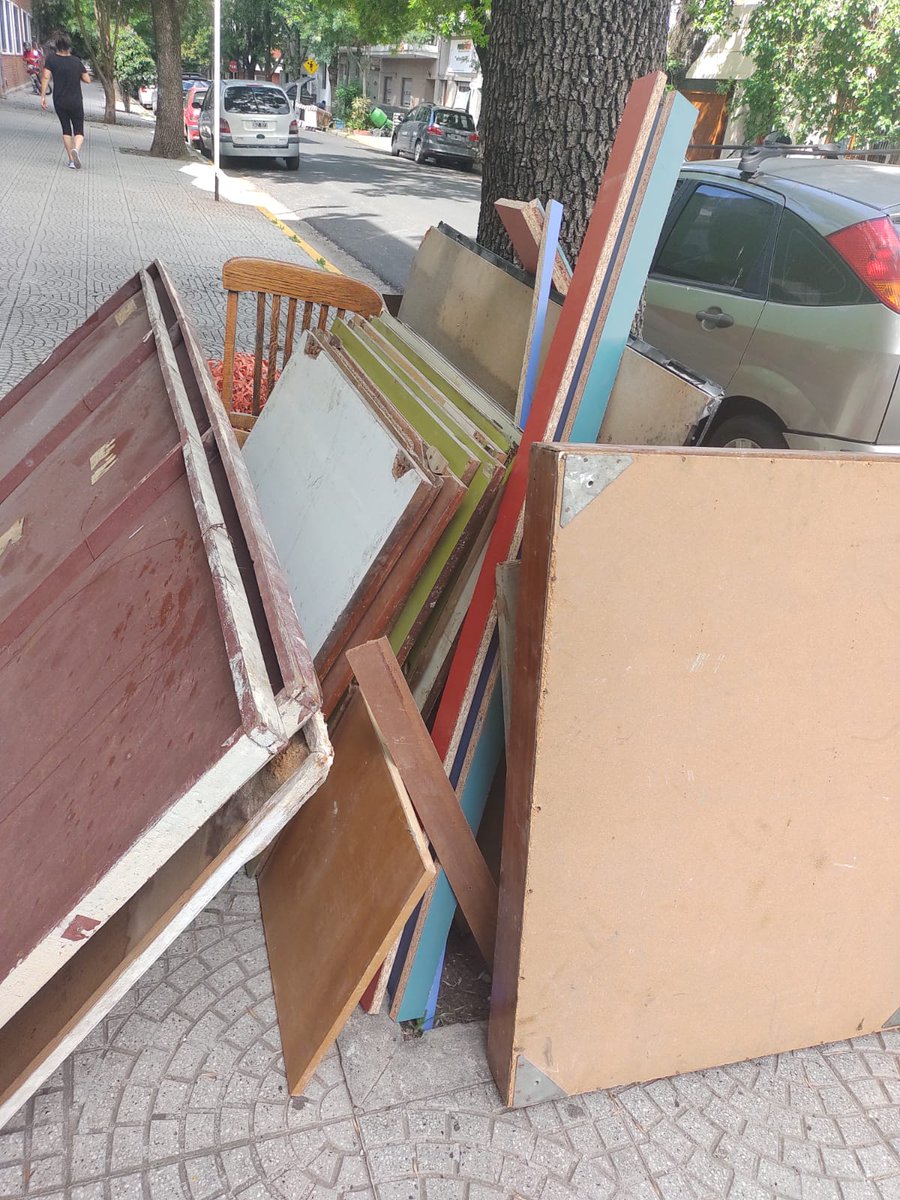 gerhilp's tweet photo. @Soledad_Acunia Además de intervenir y vaciar @lacoopedelalva ahora le robás los espacios en la escuela y tirás nuestras cosas a la calle. SOS LA VERGUENZA DEL @gcba @horaciorlarreta @fabian_capponi @TerePatronelli @EducacionBA @EducacionAR @fabian_capponi @mgagliardiok #fueralarretadelalva https://t.co/tBUD4fx3qJ
