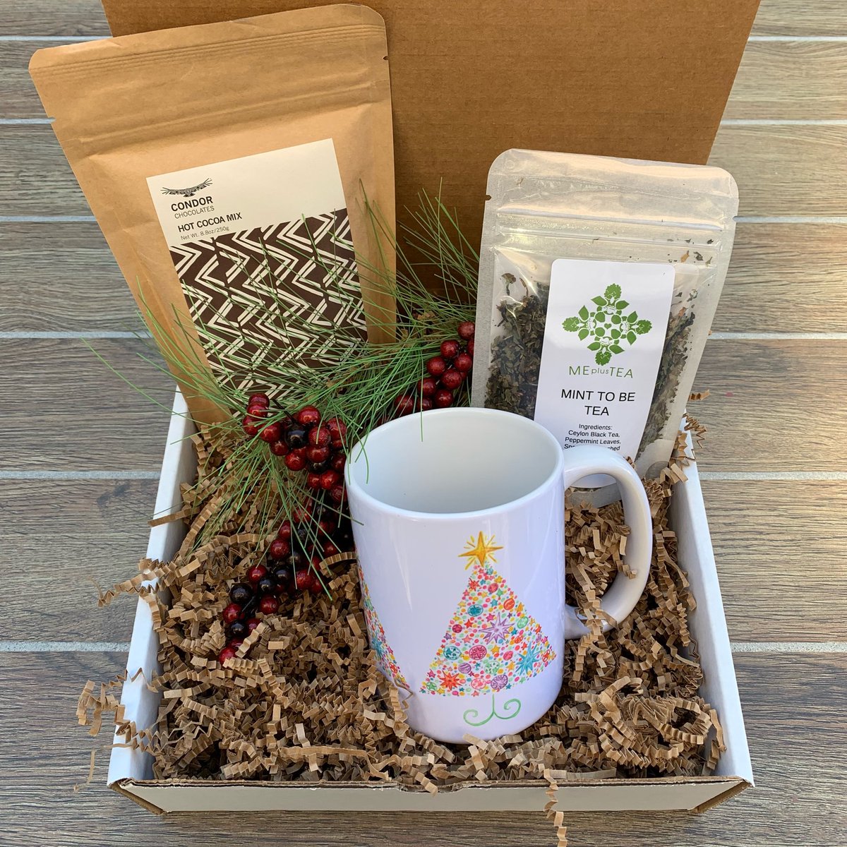 🎄Christmas boxes are live!! 🎄

Choose from either the Classic City Christmas Box or the Athens Christmas Box; or build your own with these amazing gifts!

onlyga.com/collections/ho…

#Christmas #HolidayShopping #holidaygifts #corporategifts