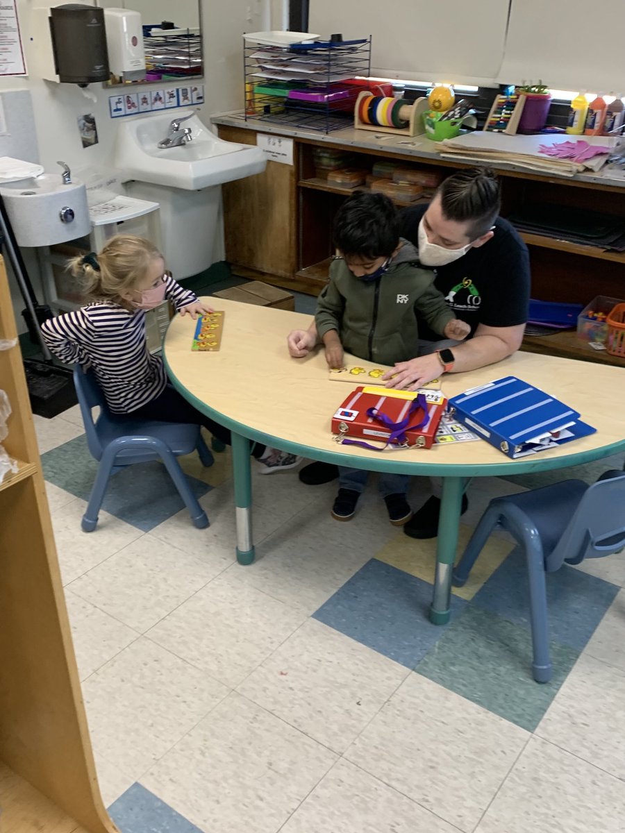 kdaniels223's tweet image. WE’re back…continuing to give students access to a high quality early education program. Diversity is everywhere. Our 3yr olds are learning about breads 🥖 from around the world. Today was coco bread from Jamaica 🇯🇲 and plait bread from Guyana 🇬🇾 Yum!  #powerofwecsd #netde