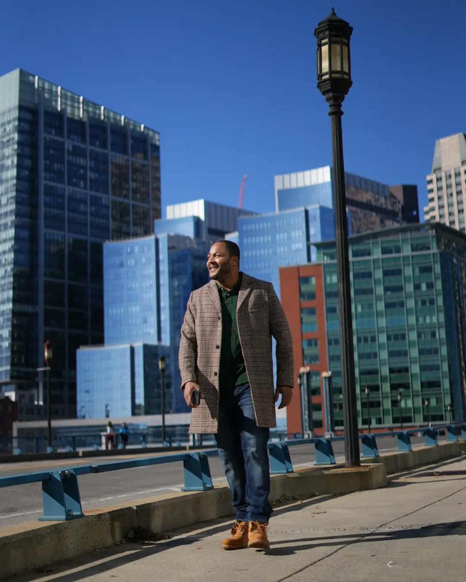 IamDonaldWilson's tweet photo. Hitting the streets in Boston with @Microsoft to 3D Map the @royallhouse1737 house museum (last photo) // https://t.co/zlktyhxKEX // #blessed #director #cinematographer #Boston #Godisgood #Microsoft #work #Massachusetts #editor #creative #videographer #photographer #thankful https://t.co/lbfYkfuLR4