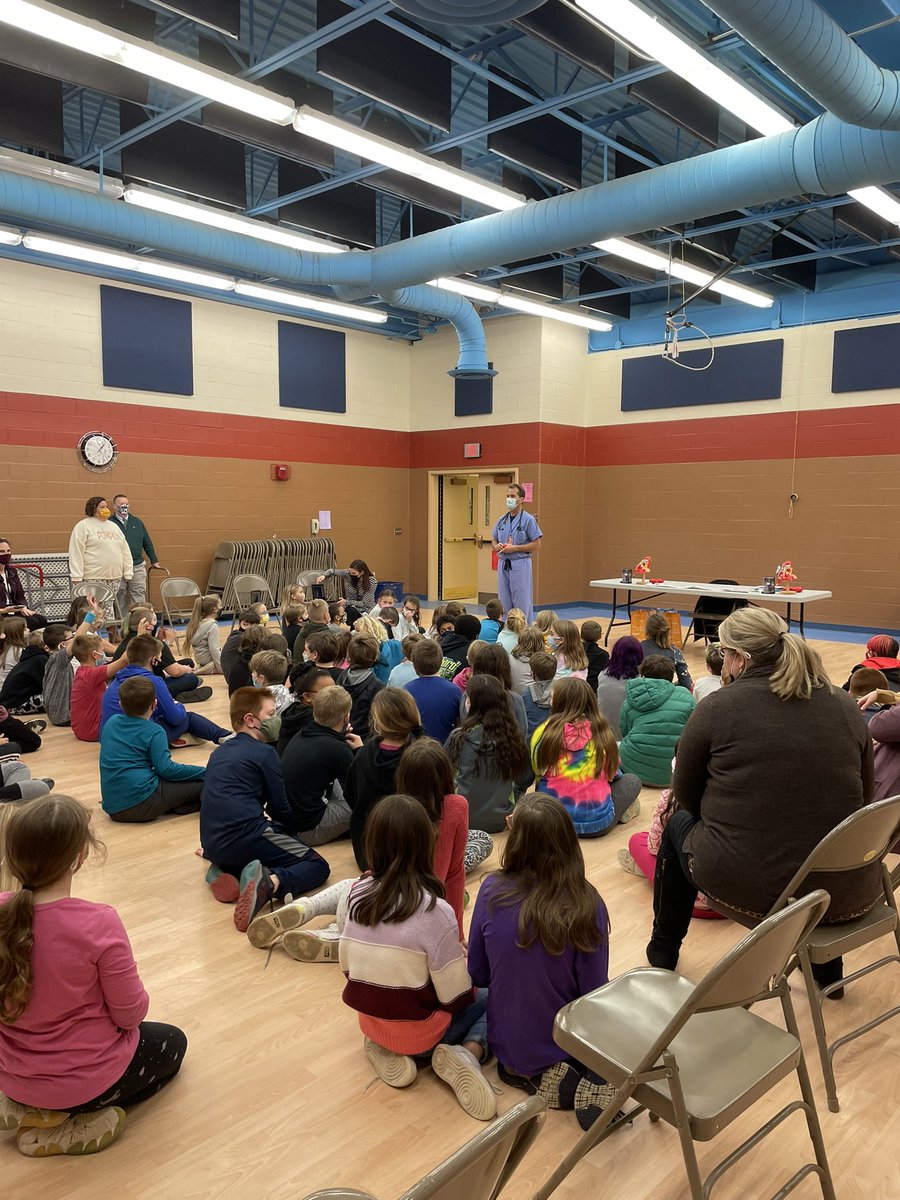 bcolonna1's tweet image. Today we had a visit from Dr. G to learn from a professional about the heart! ❤️ @Gorham_MWCSD #witandwisdom