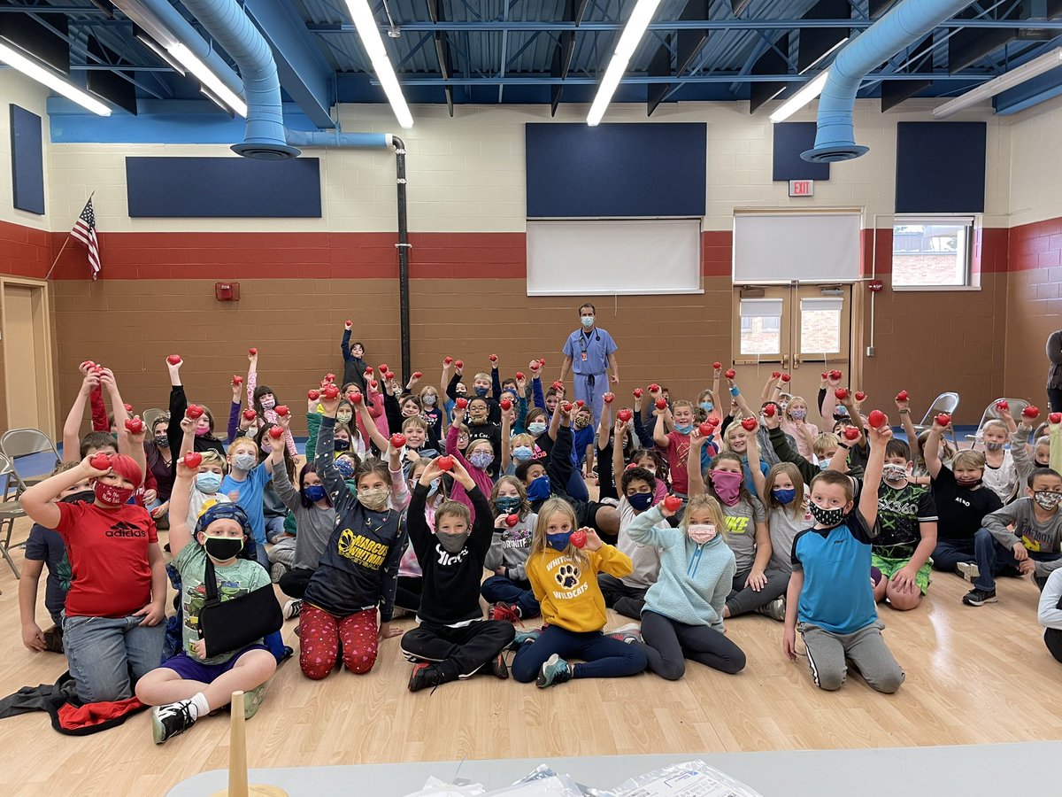 bcolonna1's tweet image. Today we had a visit from Dr. G to learn from a professional about the heart! ❤️ @Gorham_MWCSD #witandwisdom