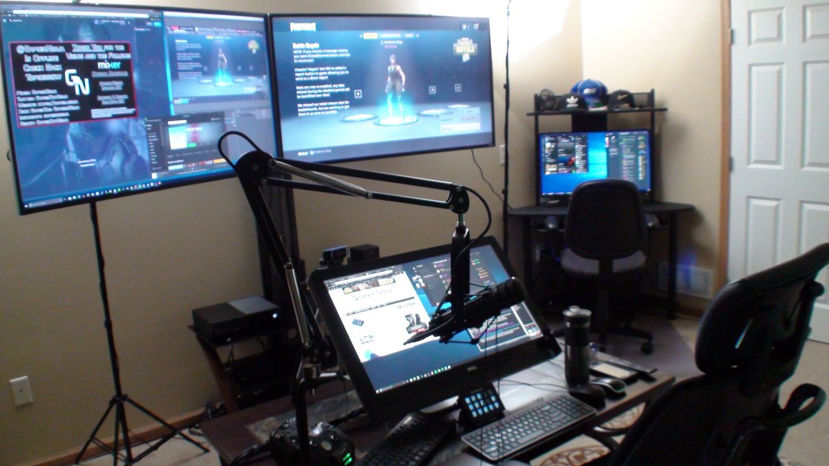 GamerNinjaLive's tweet photo. A look back to the early days (2016-2017) of GN Studios. Things were so simple. Streamin' in a Lazyboy actually sucked! Life changed with my first @humanscale Freedom Headrest. Best streamin' chair ever! @humanscale should sponsor @shalomshuli &amp; send him a leather one ASAP! https://t.co/yUoBV4dj9C