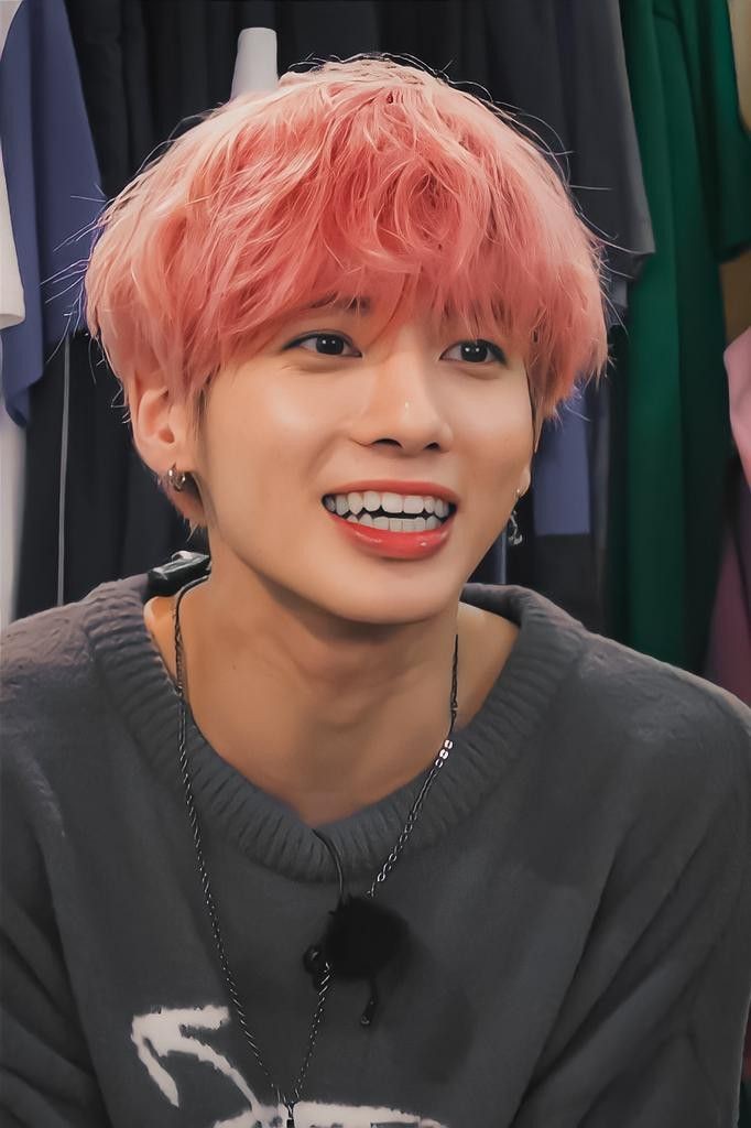 I vote #TOMORROWXTOGETHER for #TheNewArtist #PCAs