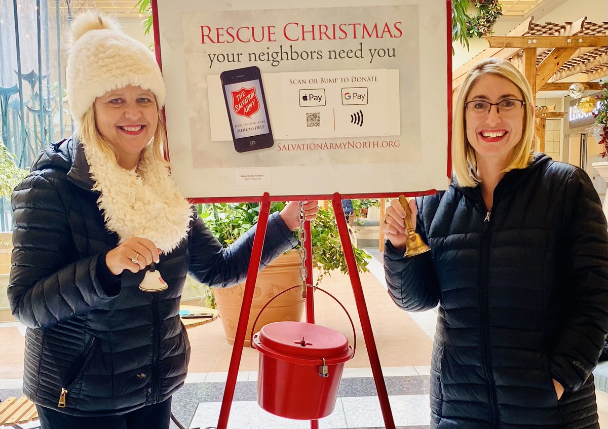 gobellbanks's tweet photo. To kick off the holiday spirit, team members in the Fargo, Moorhead and West Fargo areas partnered with the @FargoSA to ring bells across the community! π π
Thank you to our wonderful volunteers! ππ
#PayItForward #RingItForward https://t.co/jkWB84MQaA