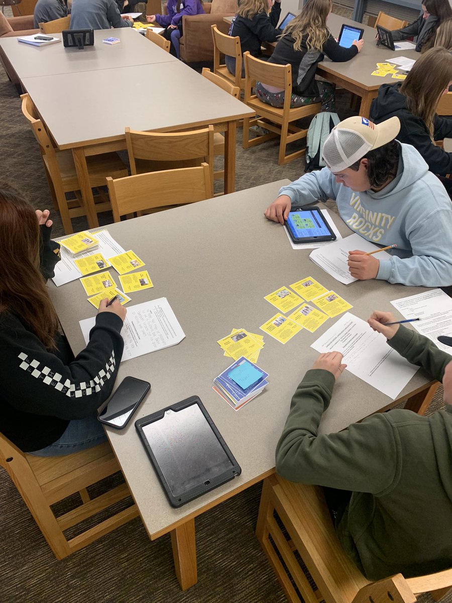 MrMeyersTBHS's tweet photo. Collaborative career exploration between @Nic_lovell30 and Mr. Sanderson’s classes this week in Freshman Seminar class.
Students were engaged and excited to research potential career options
#InformInspireIgnite https://t.co/vueMLGAG0n