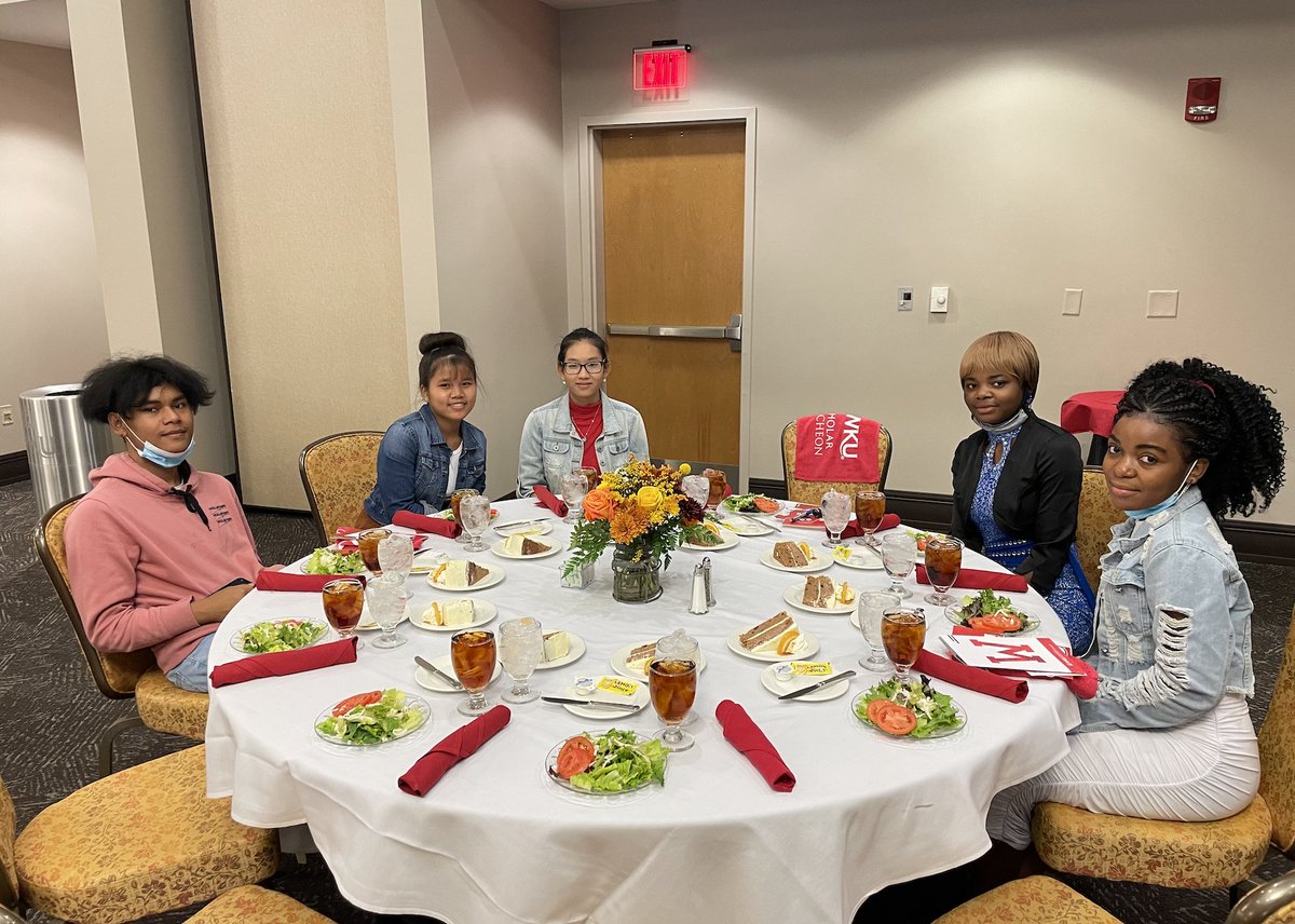 WarrenCoSchools's tweet photo. Students from @GEOIntHS attended the Bowling Green Area Scholars Luncheon today!  The luncheon is for seniors with a 3.8 unweighted GPA or higher, or Cornelius A. Martin Scholarship eligibility with a 3.0 unweighted GPA or higher.  Congratulations! #wcpsleads @wku @caboni https://t.co/1nVjrLH8c2