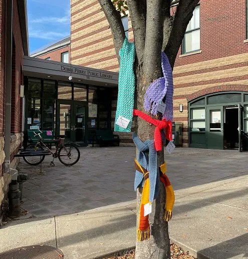 DobbsFerryLib's tweet photo. The volunteers of Mary's Yarns Giving Trees have collected and wrapped in plastic over 187 handmade scarves. They will be free to take from trees on Cedar & Main Streets for those who need them!
Want to help put them out on Sat Nov 20 at 10am? Call 914-262-6901.
#givingtrees https://t.co/WVbgBKTqvq