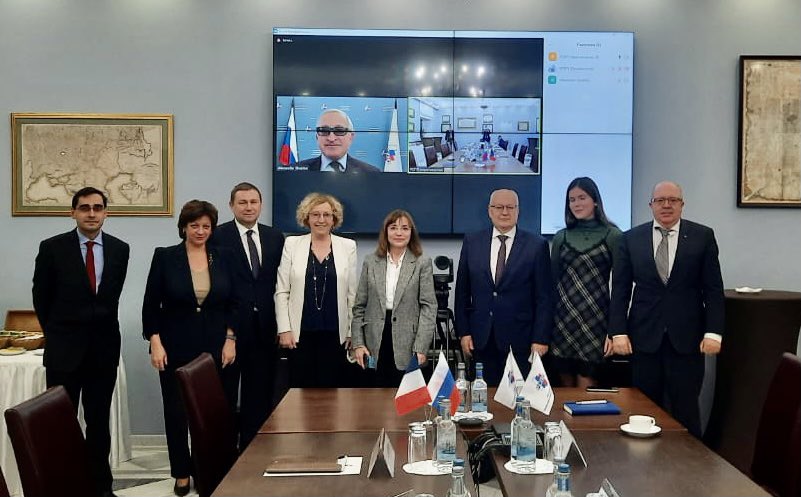 murielpenicaud's tweet photo. #Social dialogue is critical to improve social justice, workers rights, future of #work & #youth and economic development. Rich exchanges with workers & employers leaders #Russia #tripartism @ilo
👉Mikhaïl Shmakov, Chairman of #FNPR
👉 Alexander @AN_Shokhin, President of #RSPP https://t.co/x8ktz2BSFS