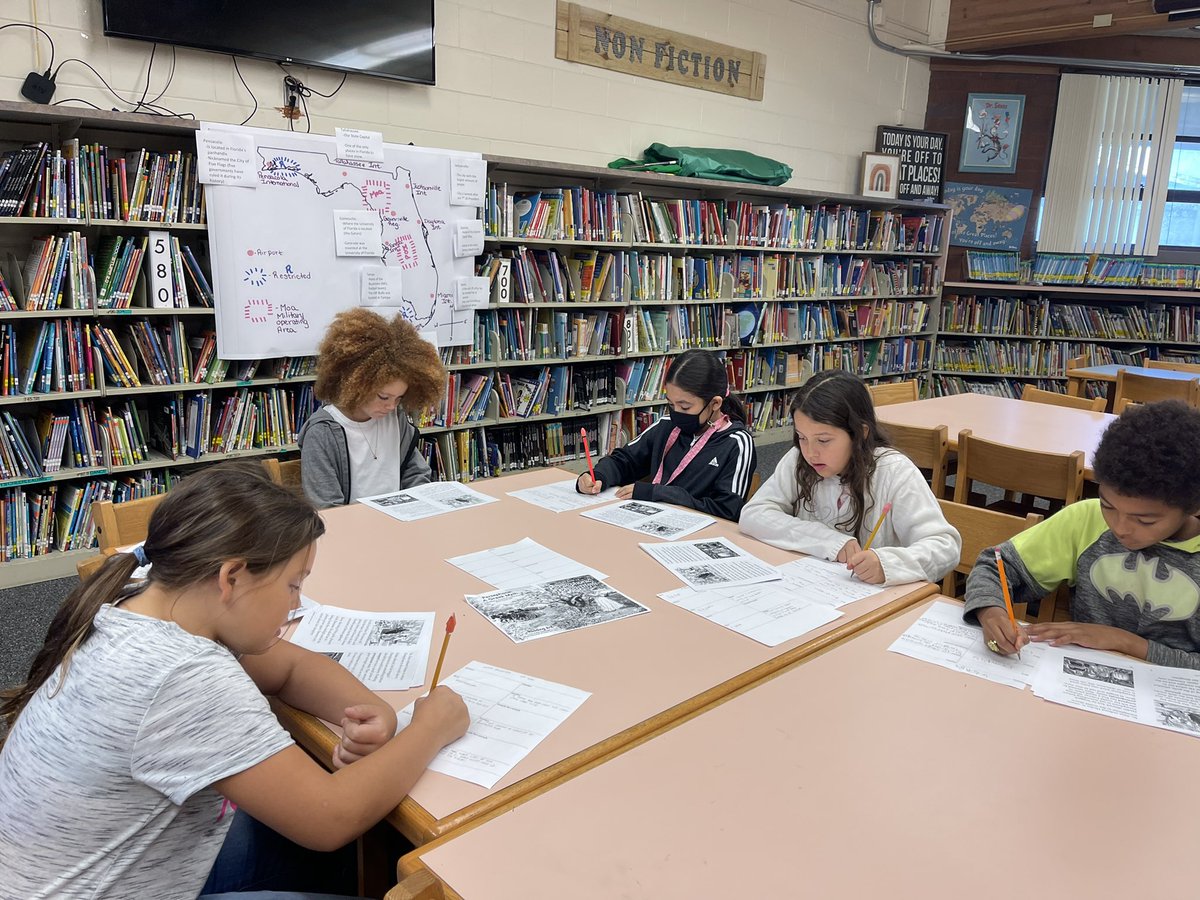 We see so much positive growth in our small groups here at Centennial! @POEKPOE <a href="/ValerieJeanHH/">Valerie Hammen</a> <a href="/GretchenRF/">Gretchen Rudolph-Fla</a> #BeTheLight #Gratitude