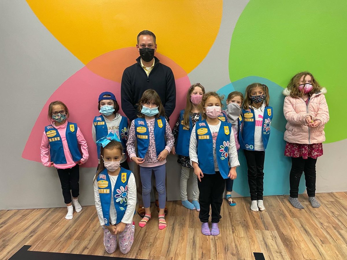Vspotsos's tweet photo. Thank you Anchor Principal Mr. McCalla for visiting Daisy Troop 40768 to teach us about “Respecting Authority” and keeping us safe!  You are truly a treasured community member!  Thank you for your time! @dexterdreadstrong @dancersedgedxtr @wendt1072 https://t.co/KuFL2110Ax
