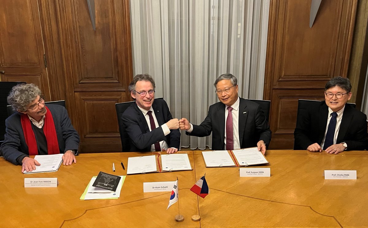 CNRSinJapan's tweet photo. Today a delegation of 🇰🇷KENTECH headed by its president, Prof. Euijoon YOON, visited 3 labs @CNRS: #IRCP @ChimieParisTech, #ICMPE @UPECactus & @IPVF_institute, before meeting with Dr. Alain SCHUHL, Chief Research Officer @CNRS, to sign a MoU
Fruitful collaboration in perspective! https://t.co/fVALND5oHu