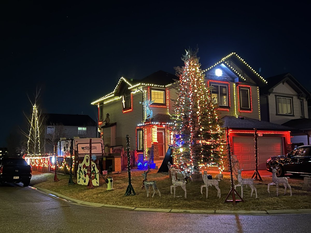 XmasCalgary's tweet photo. Got some progress happening. More to do, some to fix and a bunch to plug in but it’s on its way. #ChristmasLights 🤘🎅🏼❤️ https://t.co/pwmZPauzic