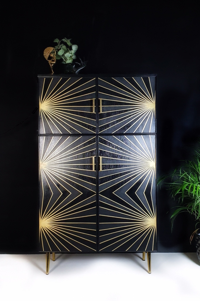 Who would have though a tired old school cupboard could become such a strikingly handsome cocktail cabinet?  Hand refinished with love 🖤

#furniture #interiordecor #geometricdesign