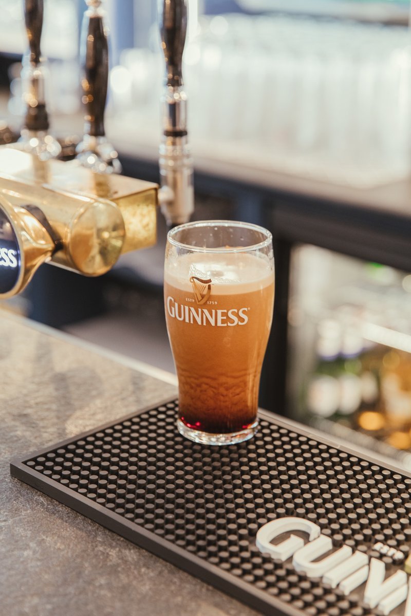 MikeyRyans's tweet photo. Perfect for this time of year and fireside conversations.
Cheers to the illustrious historical links between #Guinness and #Cashel. #EveryoneBackToMikeys https://t.co/r8jneqHSeB