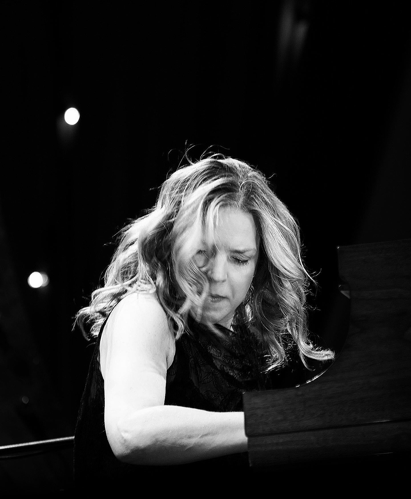 Happy Birthday Diana Krall! Always a pleasure and honor to work with you         