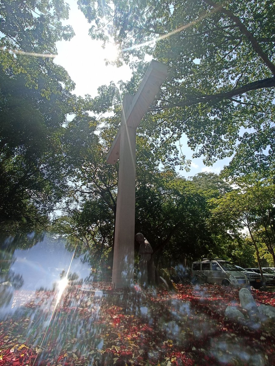LuzYady's tweet photo. Llegamos en el aniversario 36 de Armero, dónde un lahar se llevó 25000 almas, quedando catalogado como el segundo desastre volcánico más mortífero del siglo XX. Un escenario dónde aún hay mucho por reaprender. #ESING https://t.co/Gr2r9lpK49