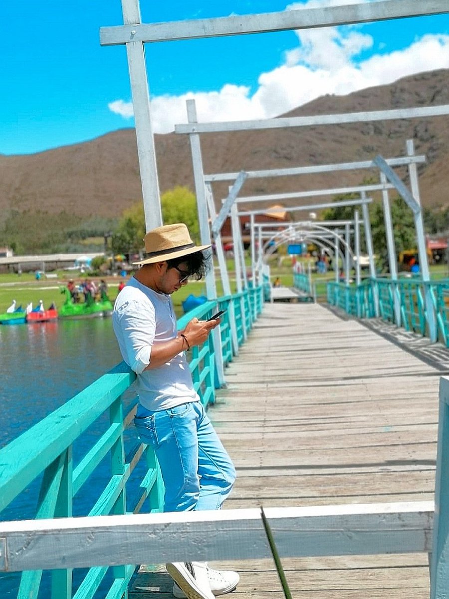 raphaeljc93's tweet photo. Un lago es la característica más bella y expresiva del paisaje. Es el ojo de la tierra; mirando en que el espectador mide la profundidad de su propia naturaleza.
#xauxacocha #huamachuco #perú #peruano #lago #paisaje #fotografia #boys #latinboy #style #styleboy #viaje https://t.co/5Y5Zr7swg2