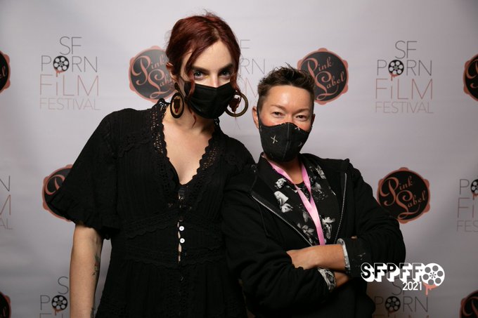 "hey there, my partner and I saw you from across the pornfilmfest and we like your vibe..."  😁 @JanieBladeX<a href="/tag/sexwork"class="tags"><span>#sexwork</span></a><a href="/tag/pornstudies"class="tags"><span>#pornstudies</span></a>