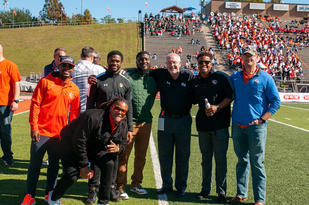 Coach_Sincere's tweet photo. Family is everything! Eat Em Up Kats https://t.co/9EhSRs9o2n