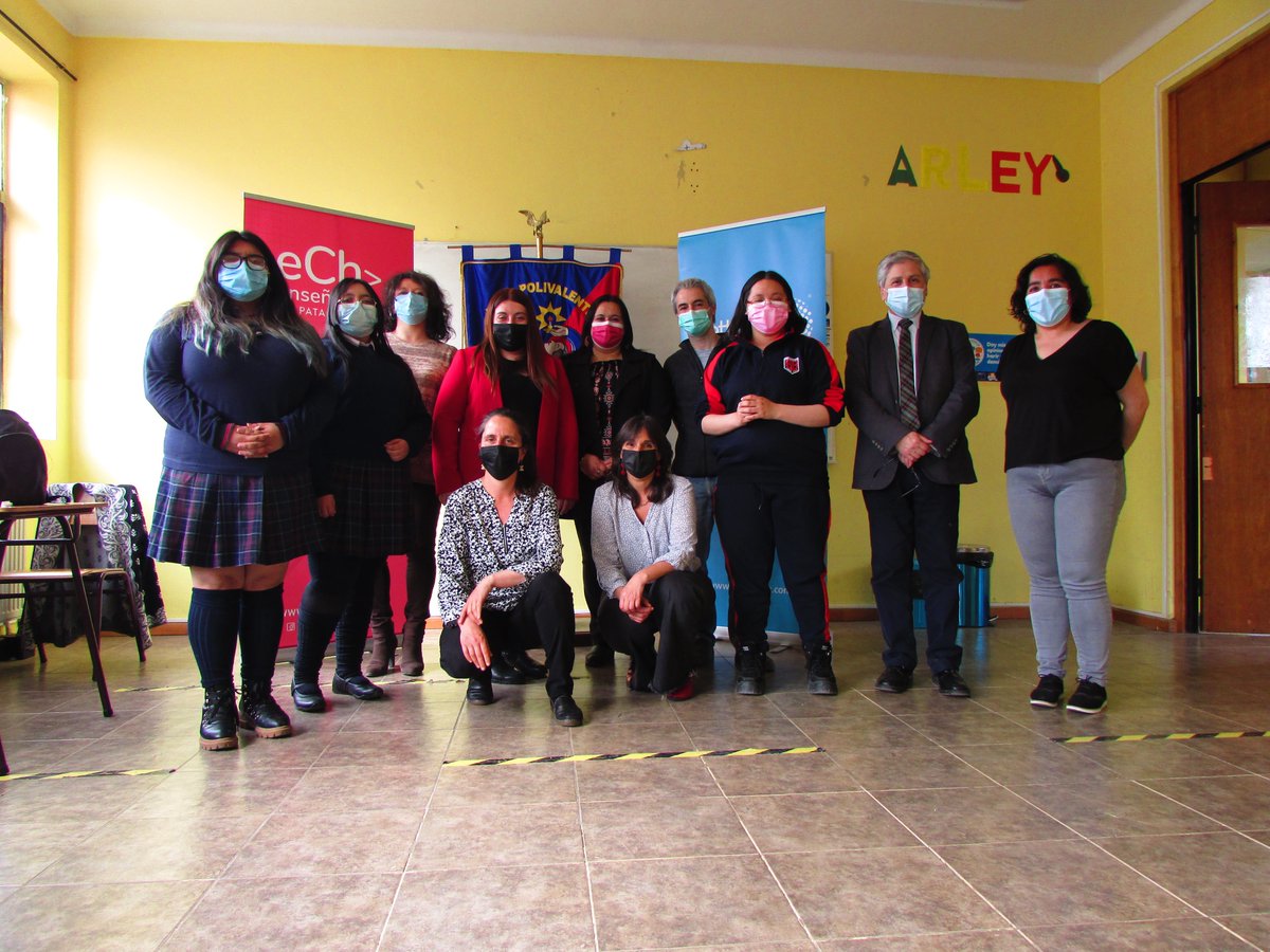 ensenachile's tweet photo. El jueves pasado fue el lanzamiento del Programa Mentoring 📍 para estudiantes de tercero medio del Liceo Sara Braun junto a profesionales de @MethanexChile en Punta Arenas 🔴 ¡Gracias @MethanexChile! https://t.co/dGz9Q6qZLK