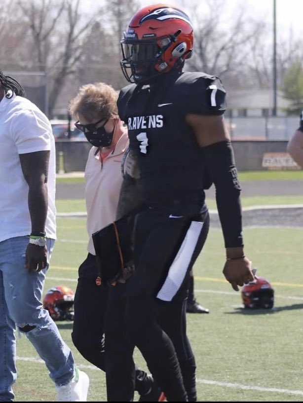 De x Davis tweet media