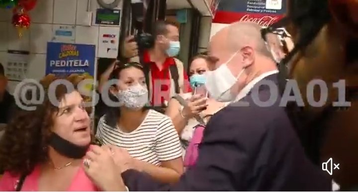 Ronaldc86's tweet photo. Parece que al chema malo, en el mercado central, se dio de narices con el profundo desprecio de la gente a la política tradicional que el encarna, vio el techo electoral y le preguntó que sabiendo la respuesta, si va a seguir robando? https://t.co/2DQ3I9zVOk